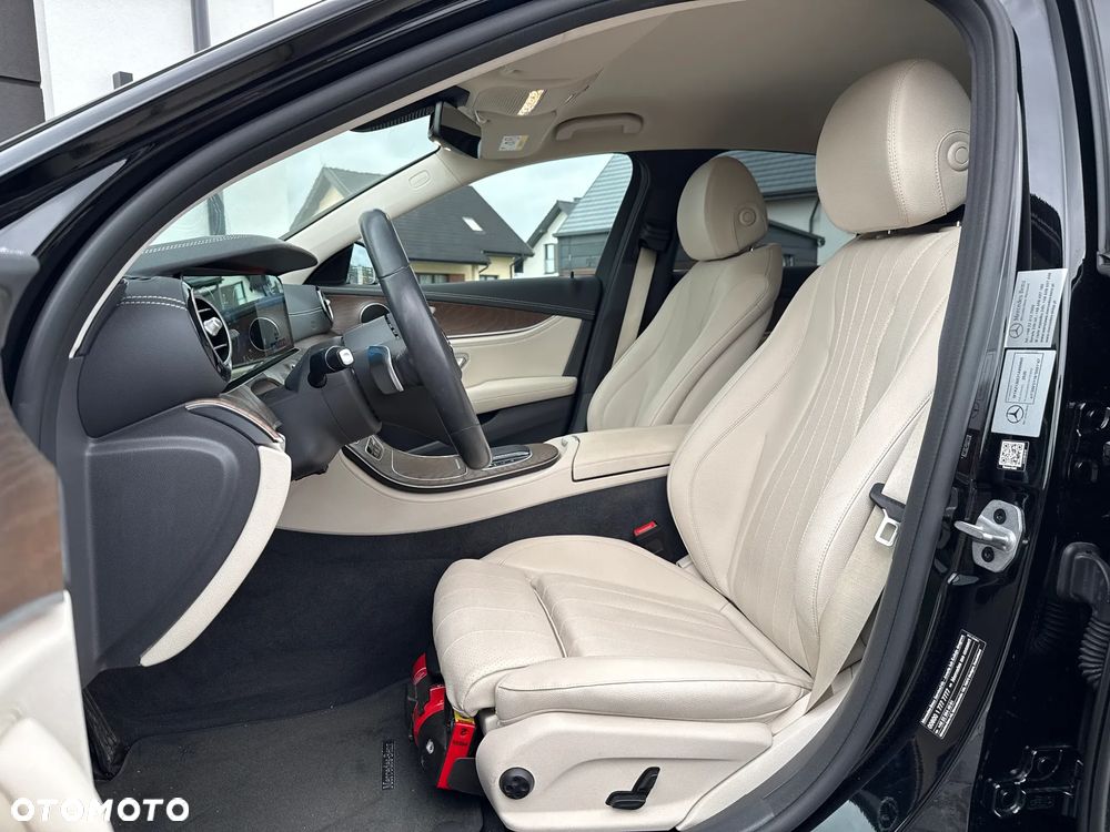 Mercedes-Benz Klasa E 300 Exclusive - 16