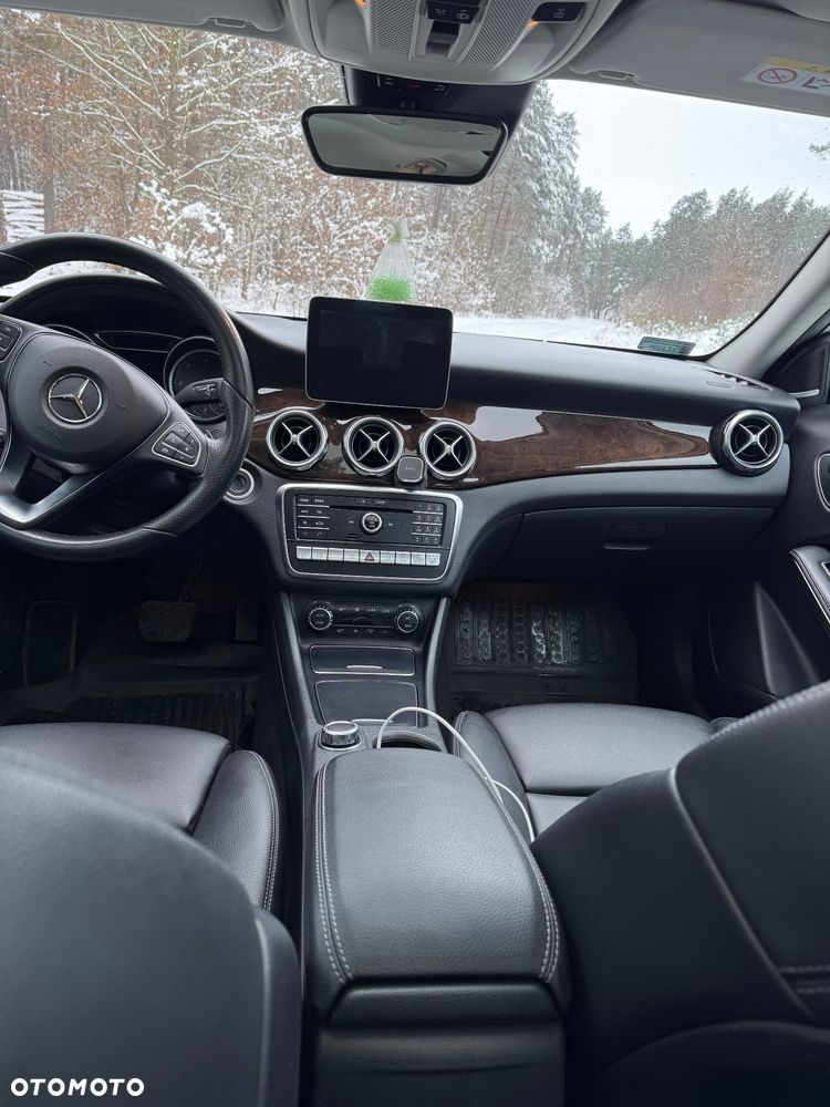 Mercedes-Benz GLA 220 d 4-Matic - 14