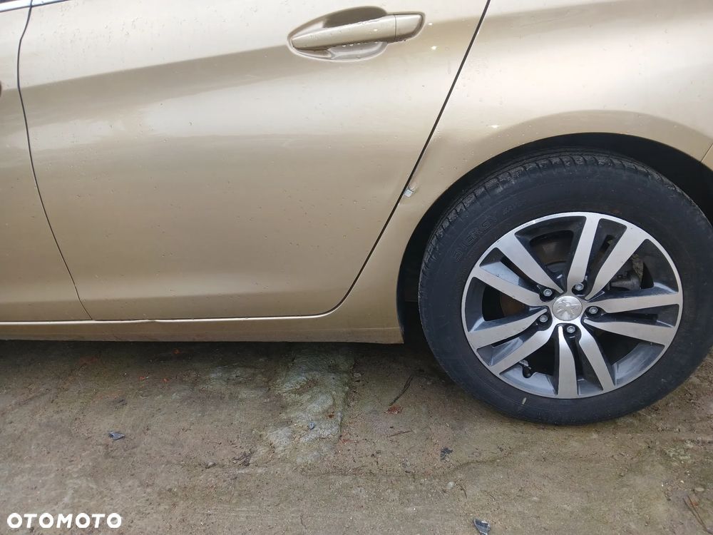 Peugeot 308 1.2 PureTech Allure S&S EAT6 - 10