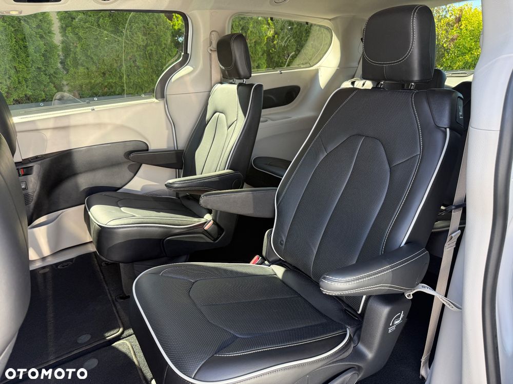 Chrysler Pacifica - 13
