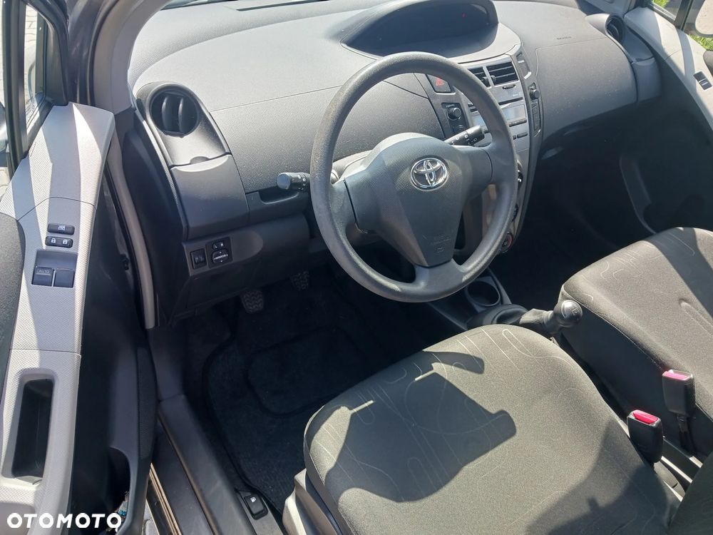 Toyota Yaris 1.0 Terra A/C - 6
