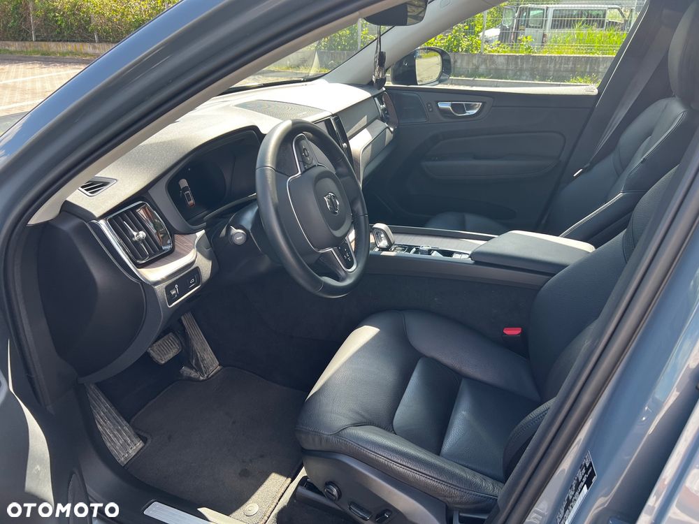 Volvo XC 60 B5 B AWD Momentum Pro - 6