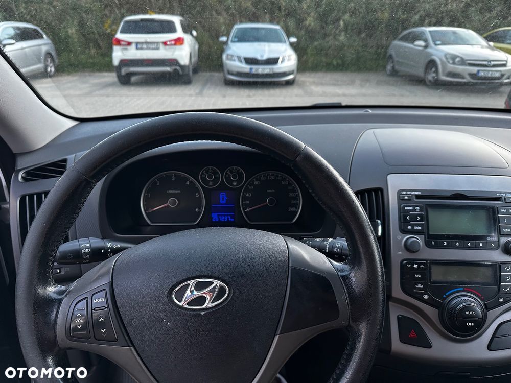Hyundai i30 1.6 CRDi Comfort World Cup - 3