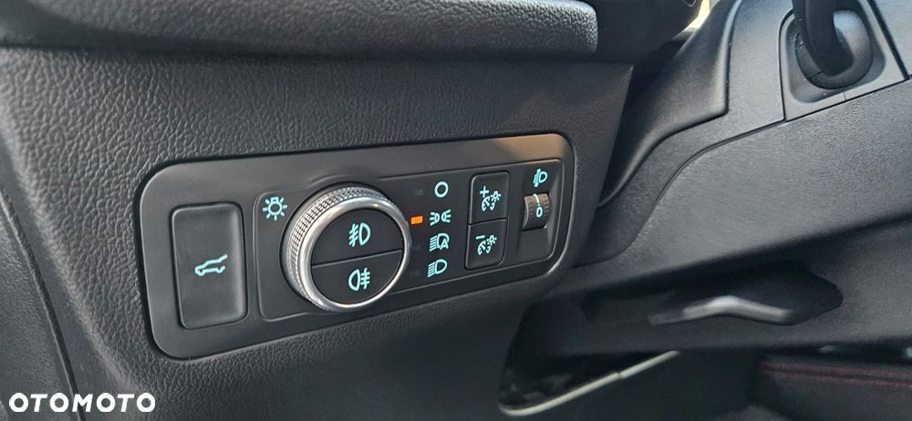 Ford Kuga 1.5 EcoBoost FWD ST-Line X - 33