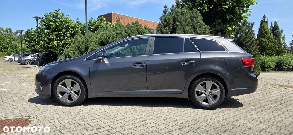 Toyota Avensis 1.8 Premium - 1