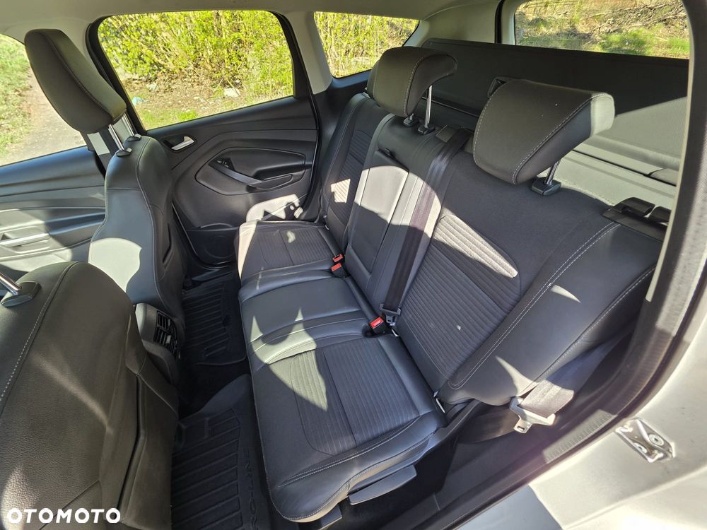 Ford Kuga - 17