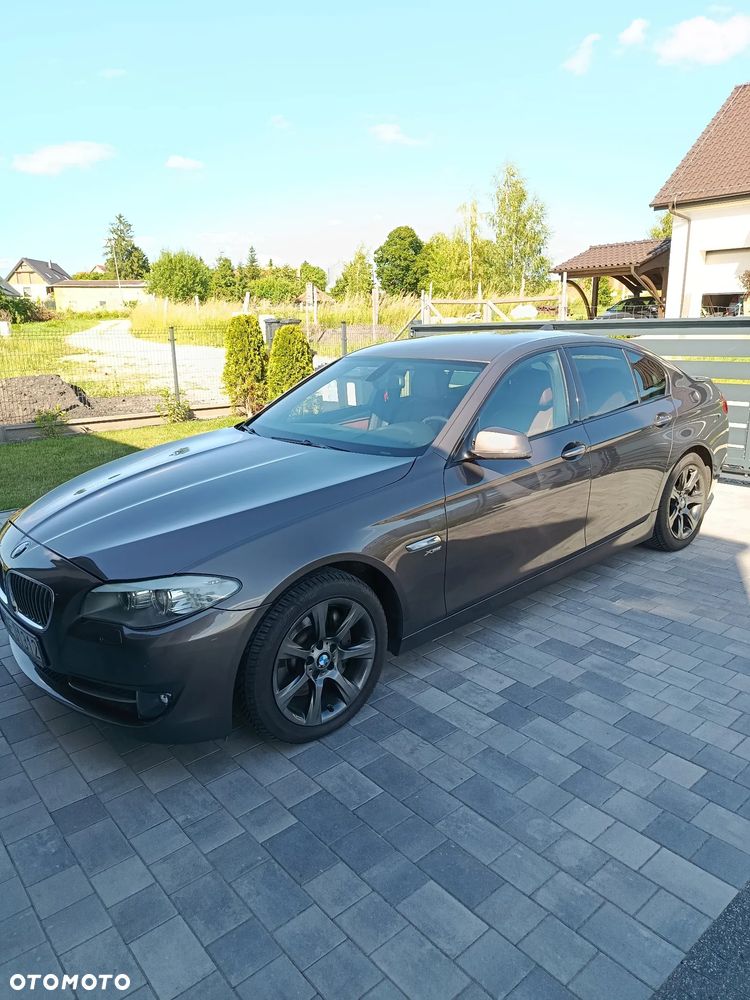 BMW Seria 5 525d xDrive - 4