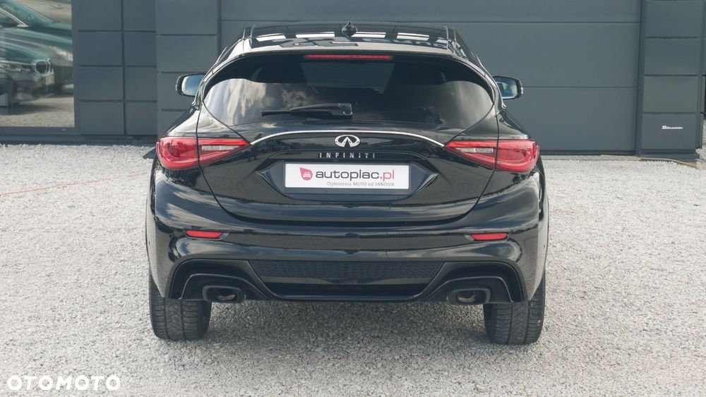Infiniti Q30 - 6