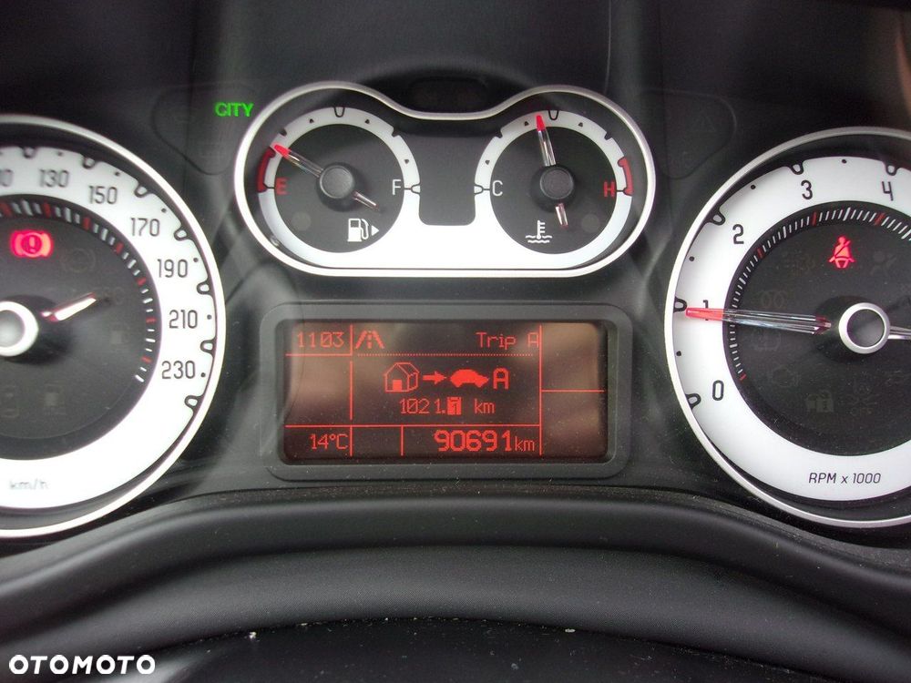 Fiat 500L 1.4 16V T-Jet Lounge - 20