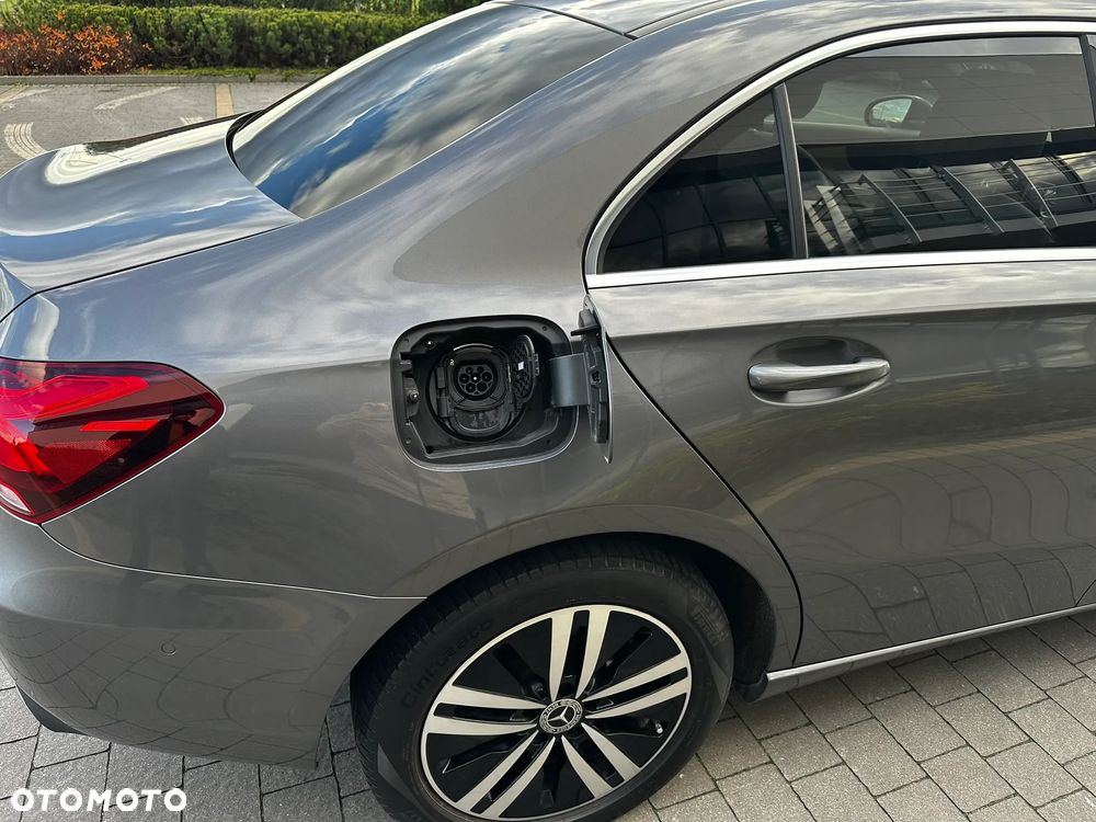 Mercedes-Benz Klasa A 250 Style 7G-DCT - 19