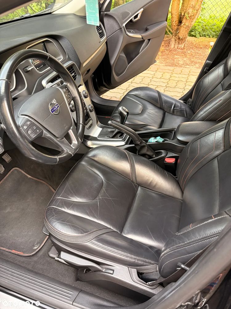 Volvo V40 Cross Country D3 Drive-E Ocean Race - 5