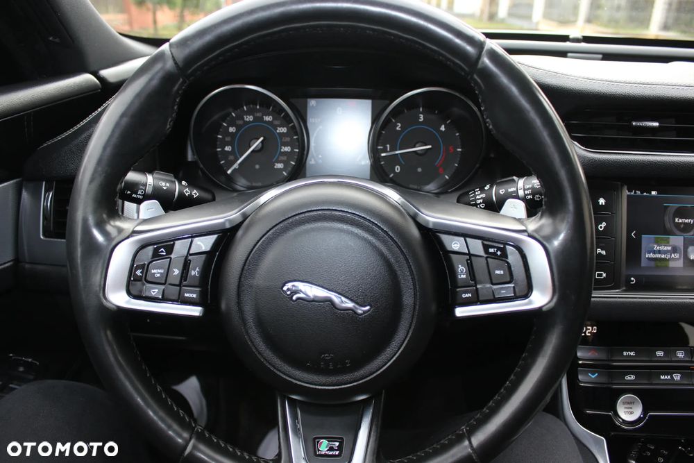 Jaguar XF 25d R-Sport - 10