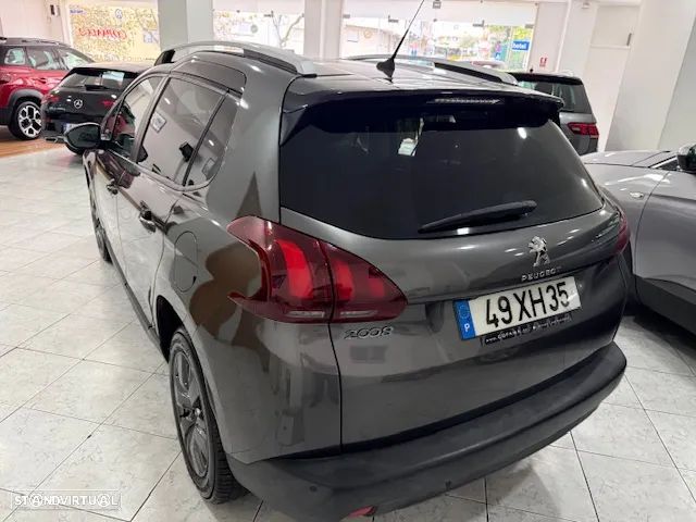 Peugeot 2008 1.2 PureTech Style - 4