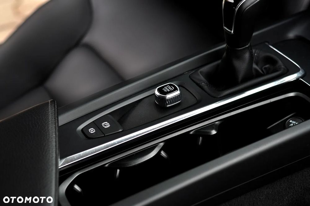 Volvo V60 D3 Momentum Pro - 32