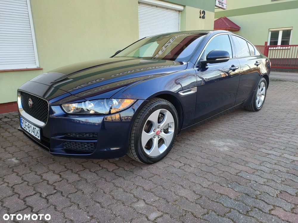 Jaguar XE - 10