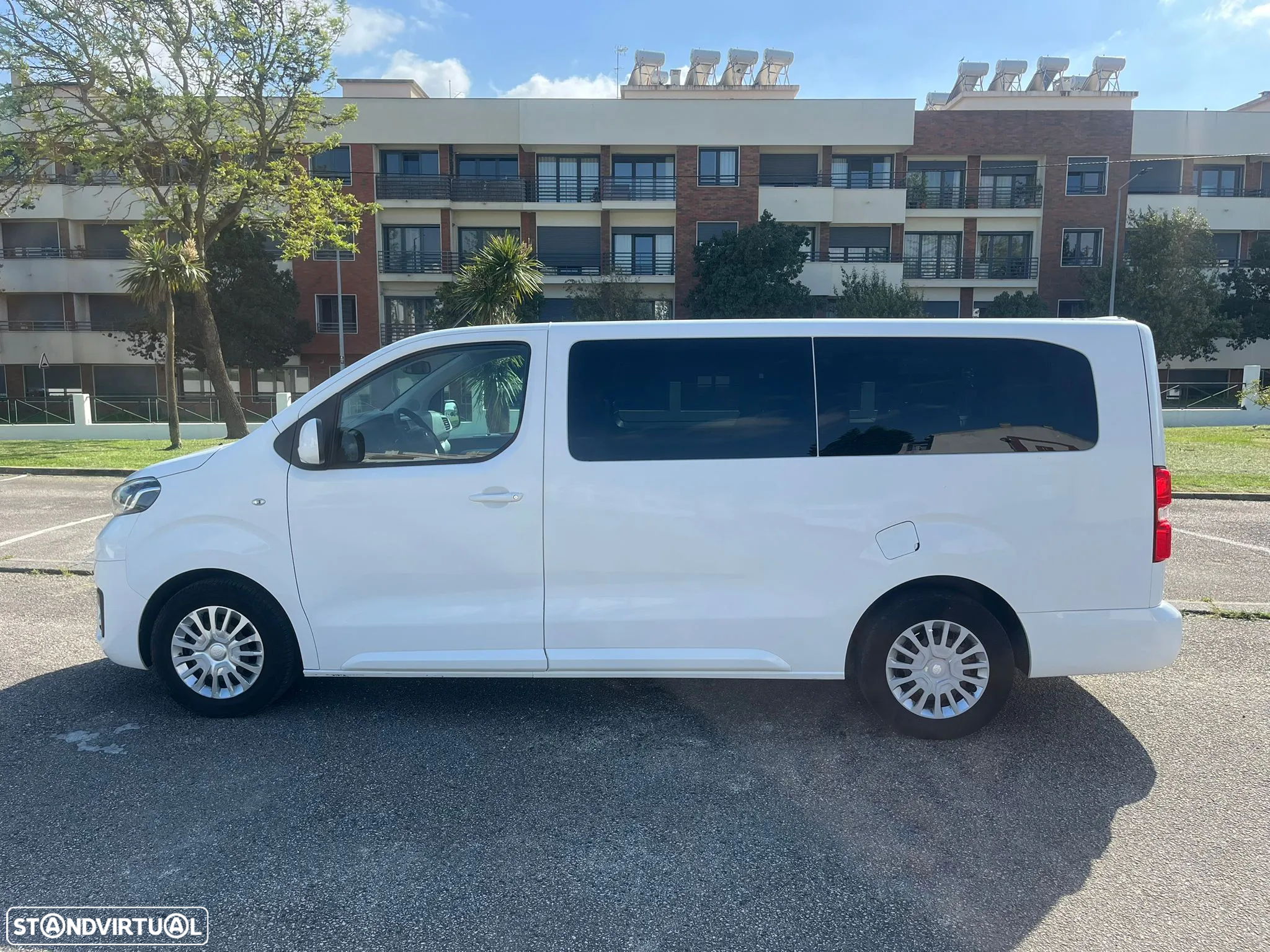 Toyota Proace Verso 1.5 D-4D L3 (LONGA) - AC - 9 LUGARES - 19