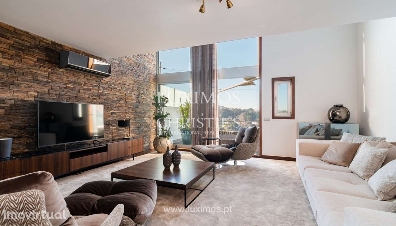 Moradia de luxo com vistas rio, para venda, em Valbom, Porto - Grande imagem: 3/20