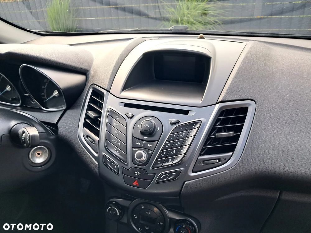 Ford Fiesta 1.0 Celebration - 13