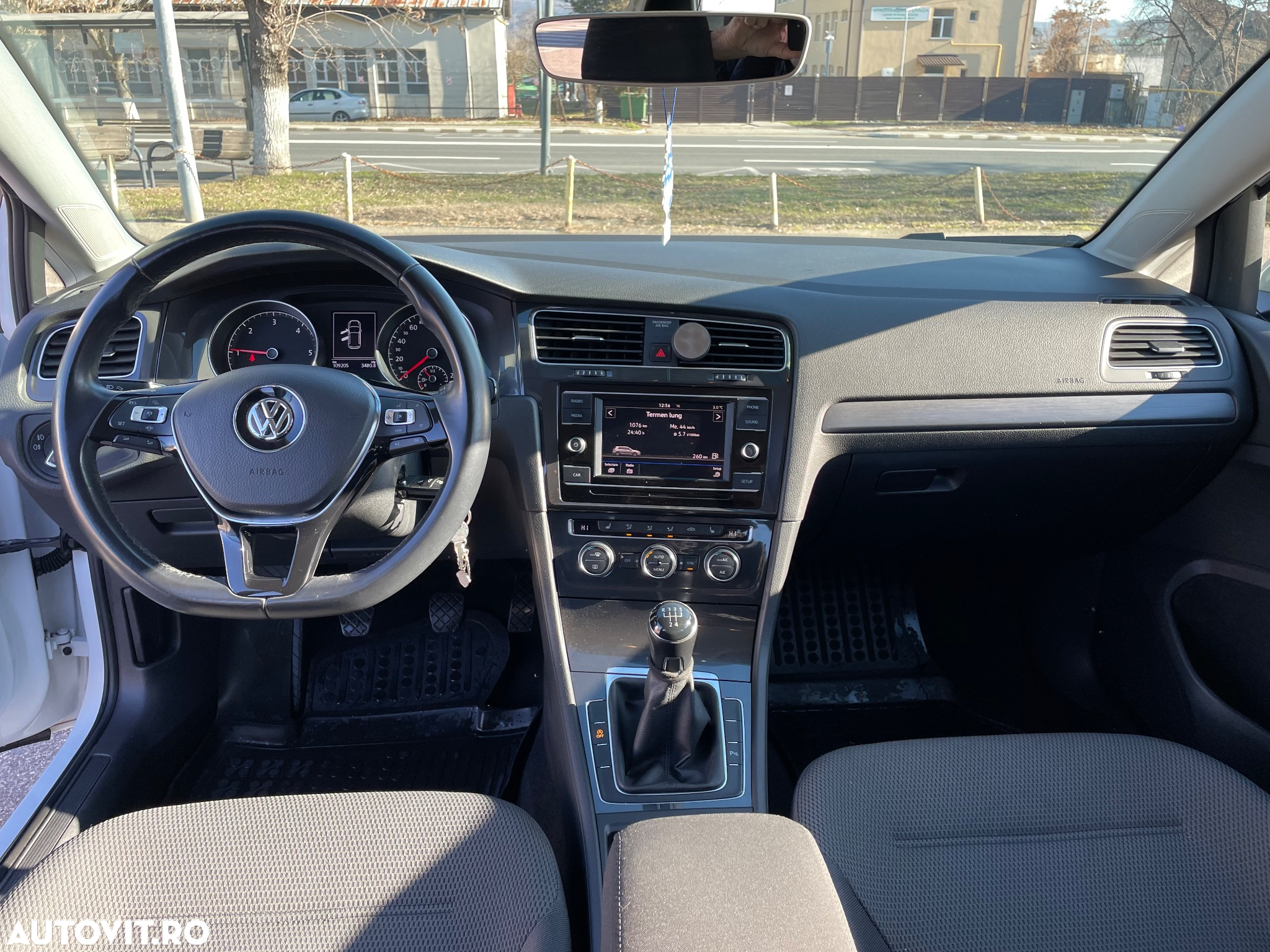 Volkswagen Golf 1.6 TDI Comfortline - 10