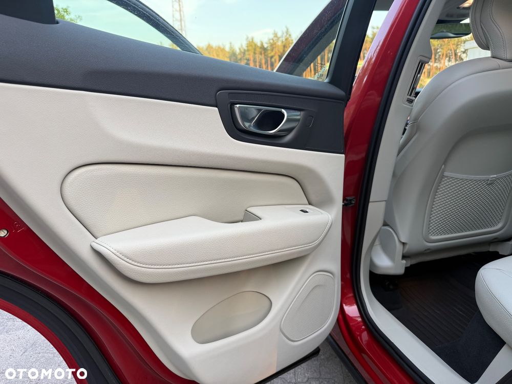 Volvo XC 60 T6 Plug-In Hybrid AWD Inscription - 18