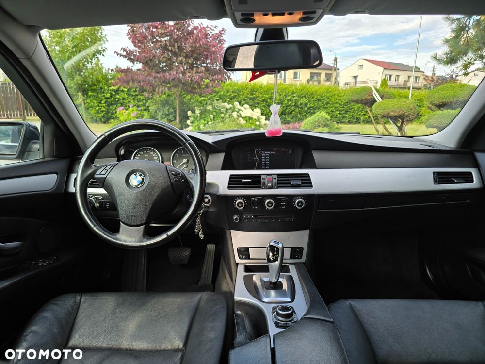 BMW Seria 5 523i - 6