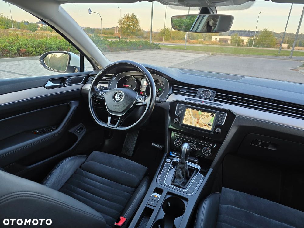 Volkswagen Passat - 12