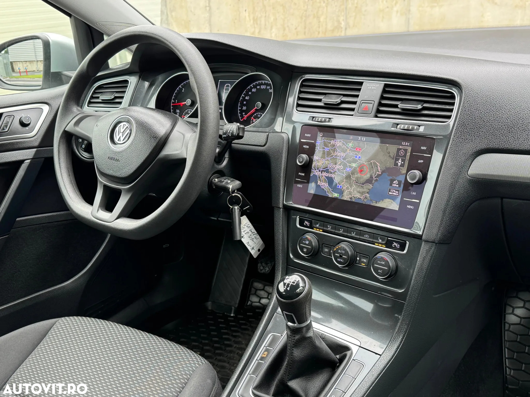 Volkswagen Golf 1.6 TDI (BlueMotion Technology) Trendline - 8
