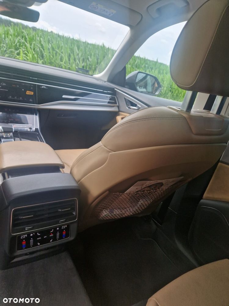 Audi Q8 - 8