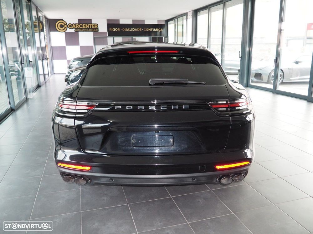 Porsche Panamera Sport Turismo - 12