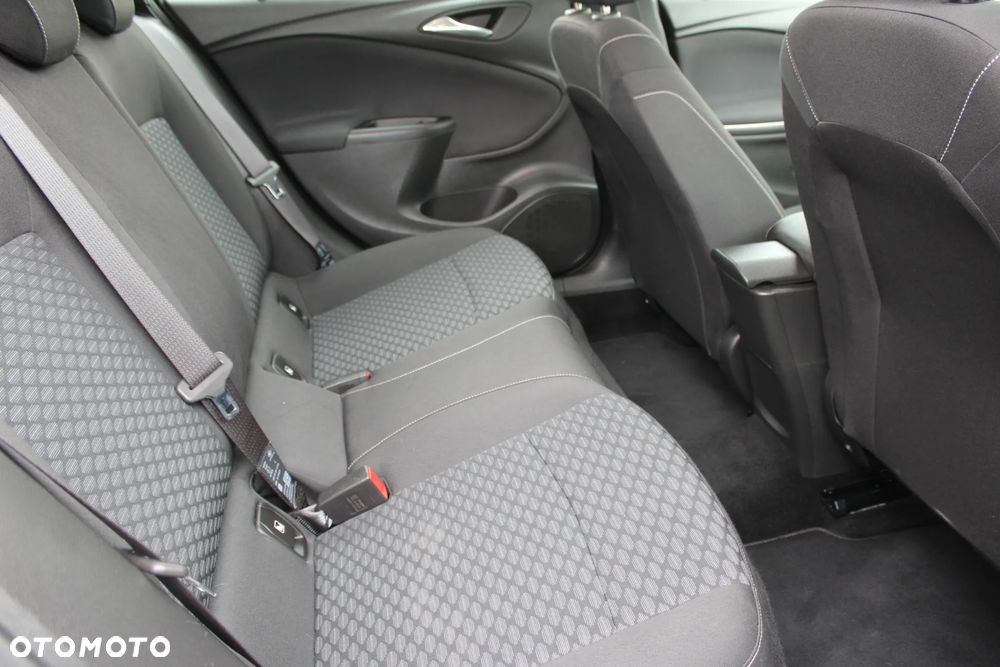 Opel Astra 1.4 Turbo Edition - 9