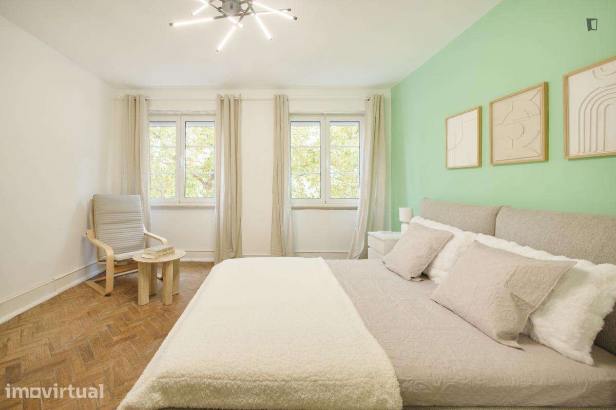 Quarto - localizado em Roma-Areeiro Lisbon - Grande imagem: 3/28