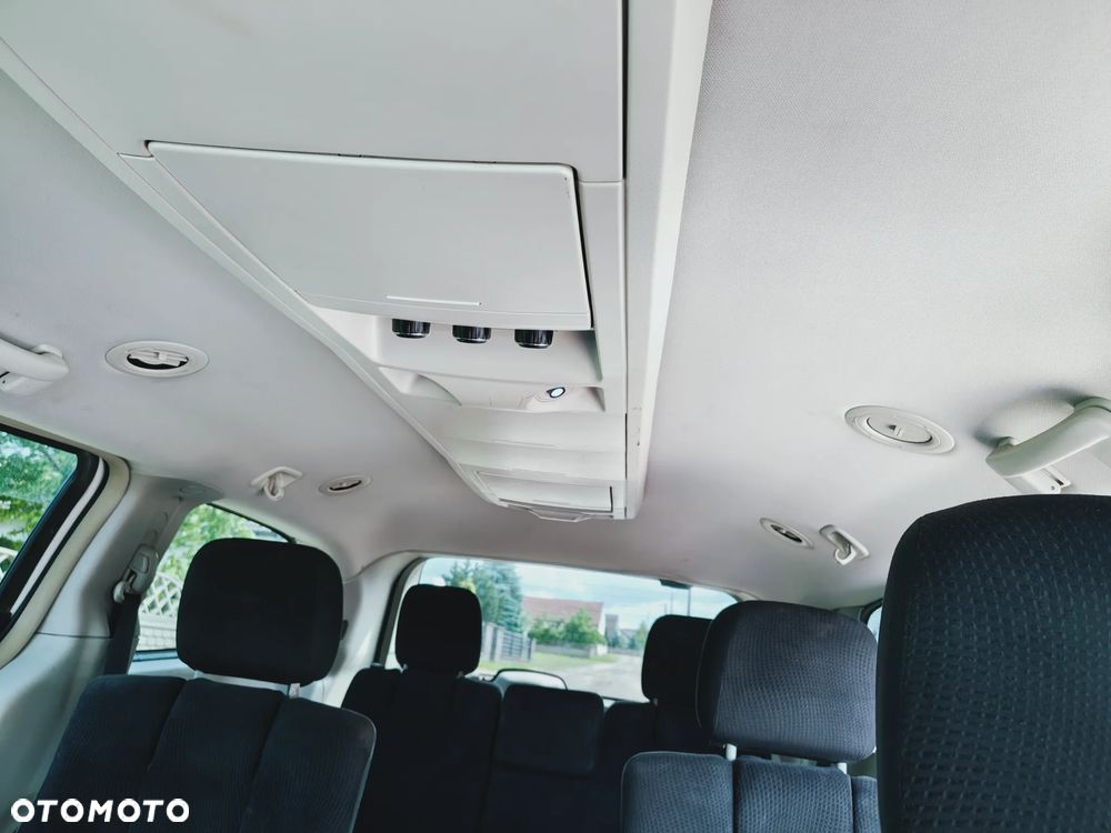 Chrysler Town & Country 3.6 Touring - 16