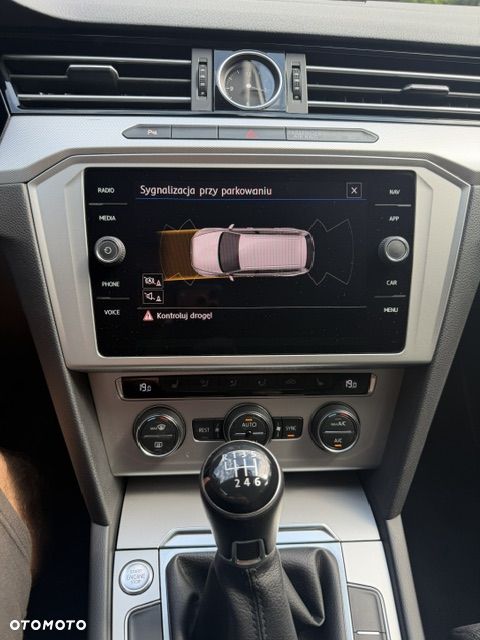 Volkswagen Passat 2.0 TDI BMT Comfortline - 19