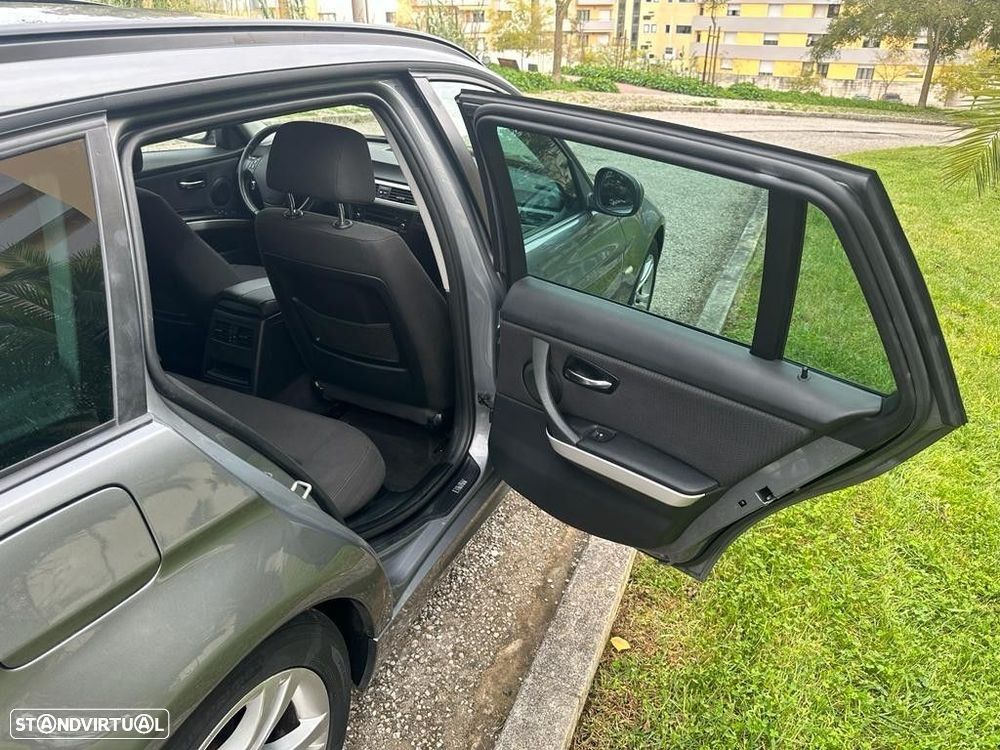 BMW 318 d Touring Line Sport - 15