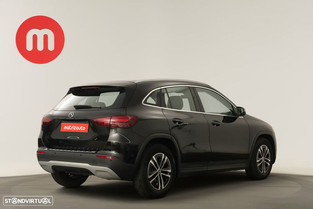 Mercedes-Benz GLA 200 - 4