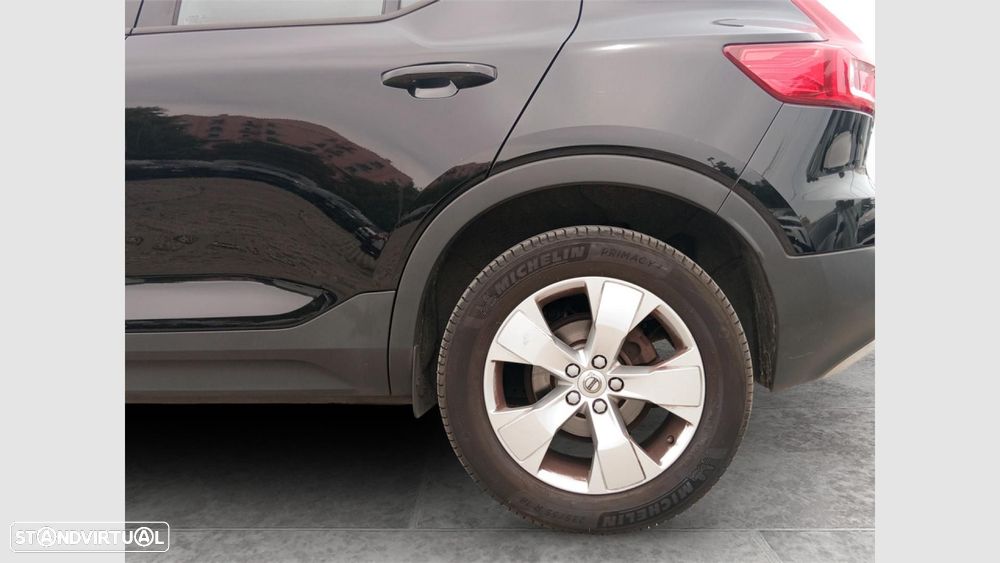 Volvo XC 40 1.5 T3 Tech Edition - 11