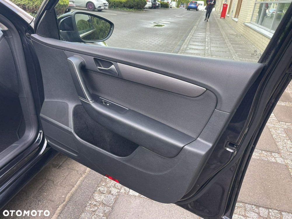 Volkswagen Passat - 26