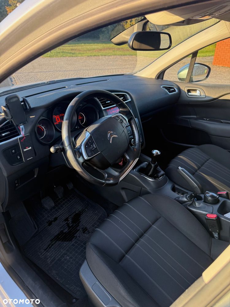 Citroën C4 HDi 90 Attraction - 8