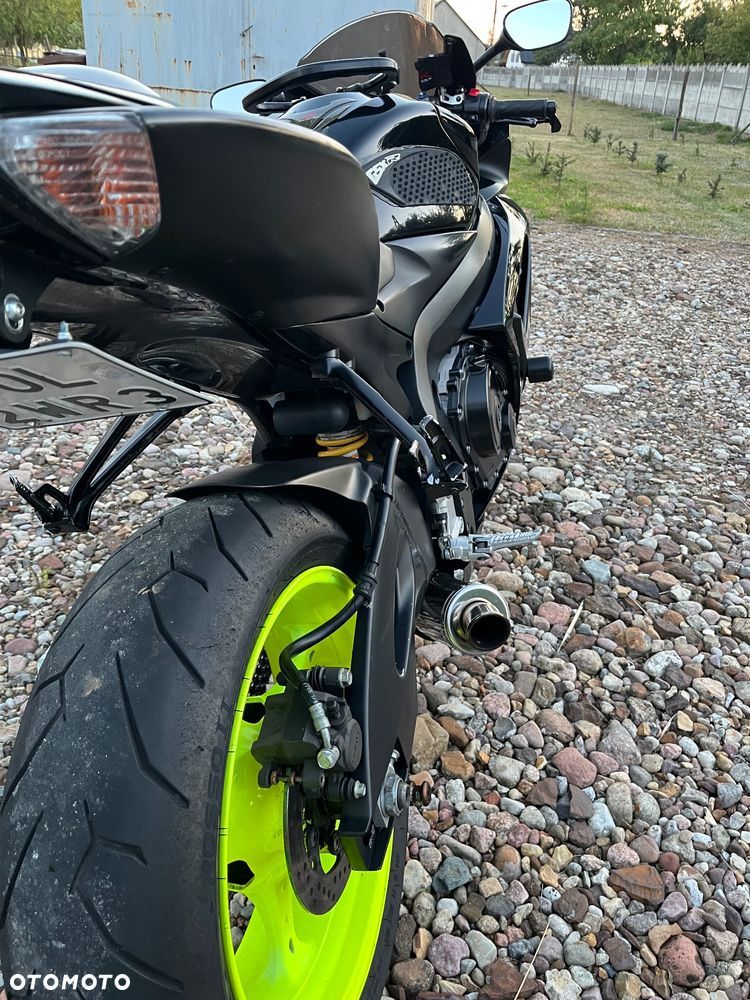 Suzuki GSX-R - 4