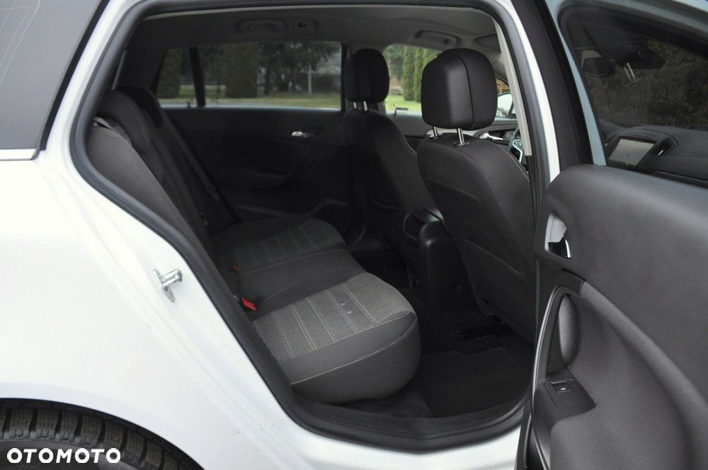 Opel Insignia - 19