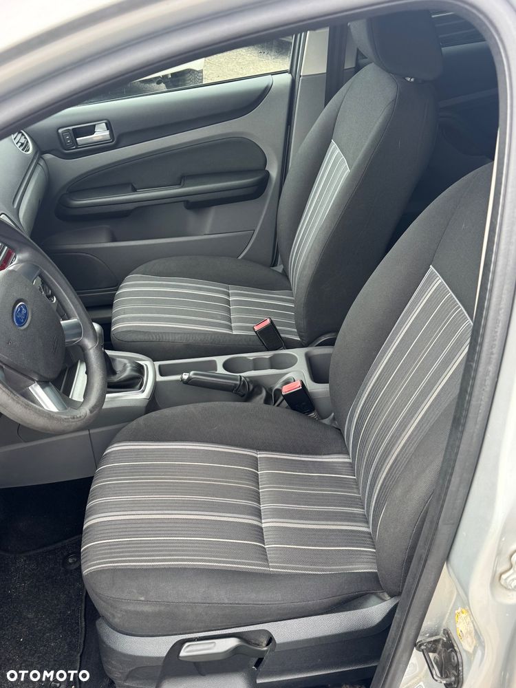 Ford Focus 1.6 Ambiente - 15