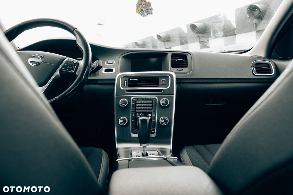 Volvo S60 D3 Geartronic Momentum - 10
