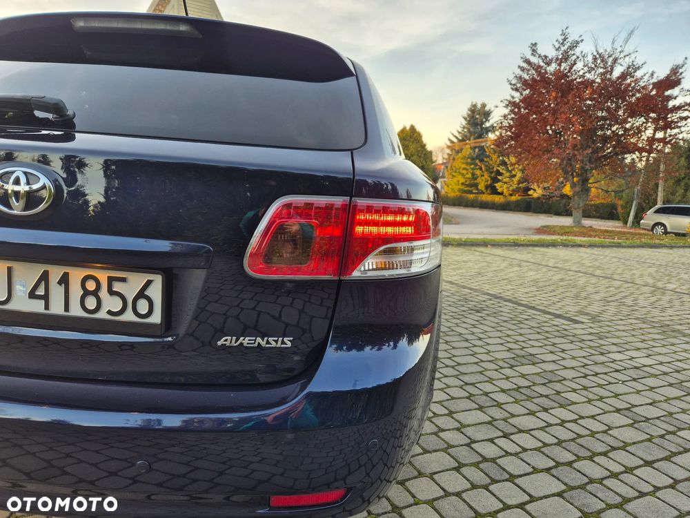 Toyota Avensis 2.0 Prestige NAVI - 11