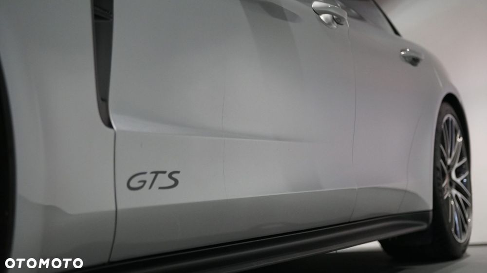 Porsche Panamera GTS Sport Turismo - 27