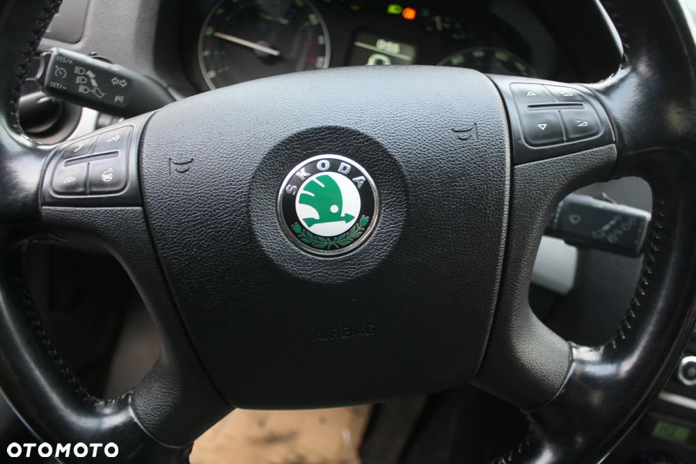 Skoda Octavia 2.0 TDI DPF DSG Ambiente - 19