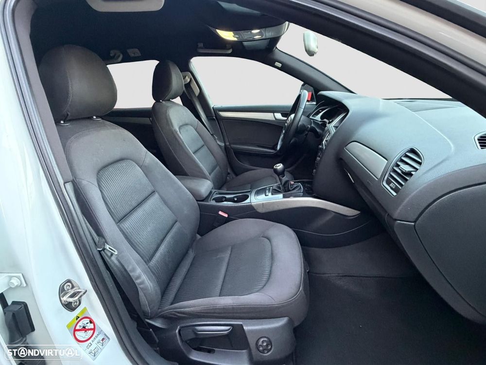 Audi A4 Avant 2.0 TDI Advance - 8