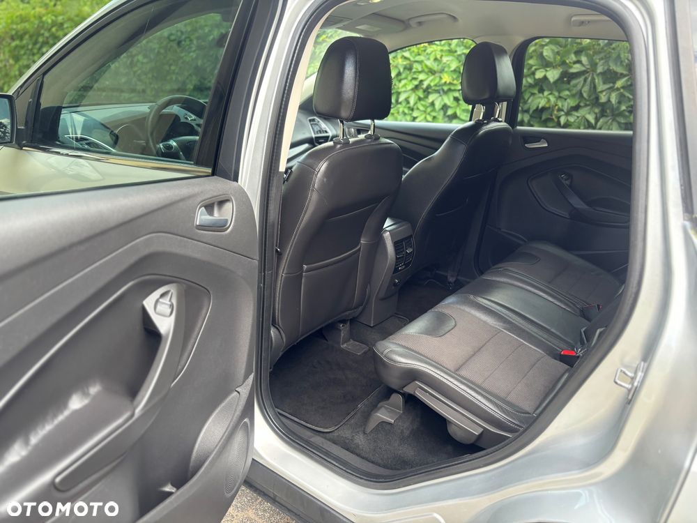 Ford Kuga 2.0 TDCi 2x4 Titanium - 22