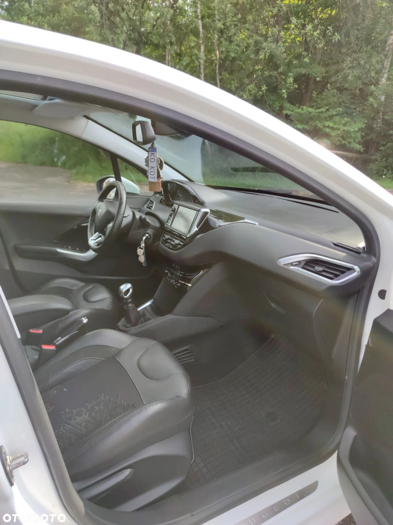 Peugeot 208 1.6 e-HDi Allure STT - 8