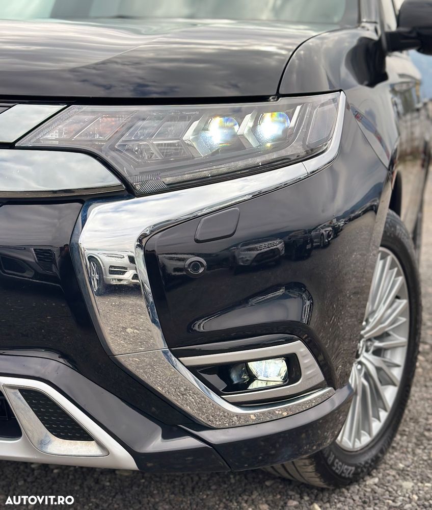 Mitsubishi Outlander 2.4 4WD Top - 35