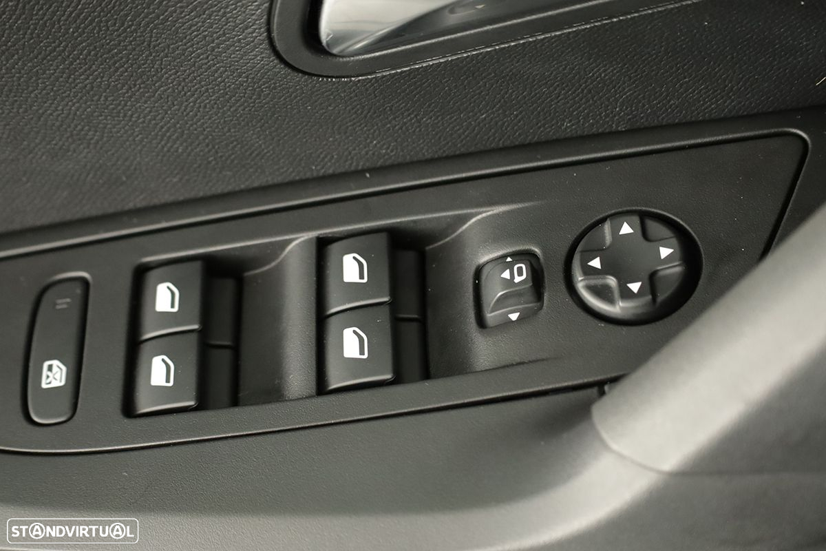 Peugeot 2008 1.2 PureTech Allure - 19
